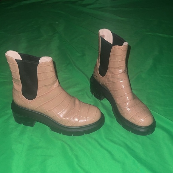 Stuart Weitzman Women's Croc-Embossed Ankle Combat Boots in Tan size 37 - Picture 1 of 15
